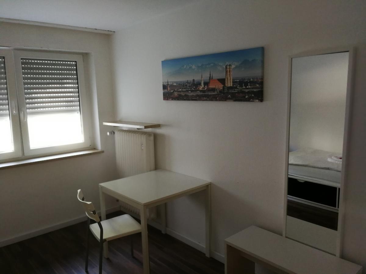 Boardinghouse Munchen-Laim Hotel Eksteriør billede