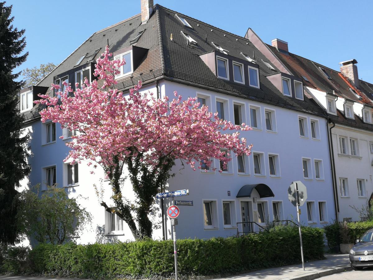 Boardinghouse Munchen-Laim Hotel Eksteriør billede